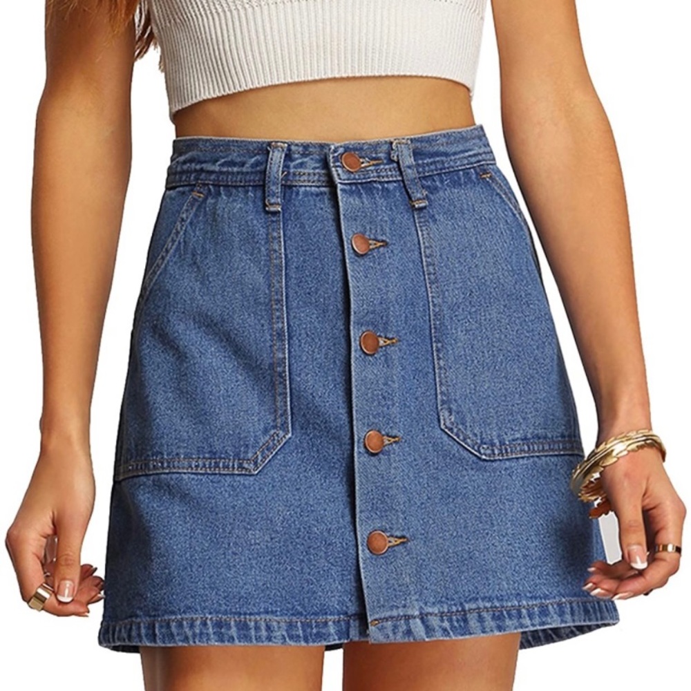 Women’s Medium Jean Skirt. Never worn.